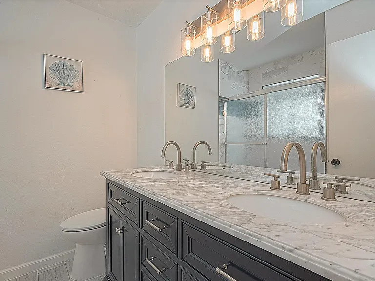 2201 Fountain View Dr #9 — Photo 27
