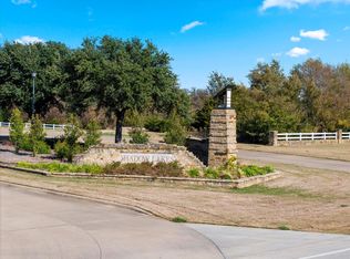 1055 Hidden Oaks Dr, Wills Point, TX 75169