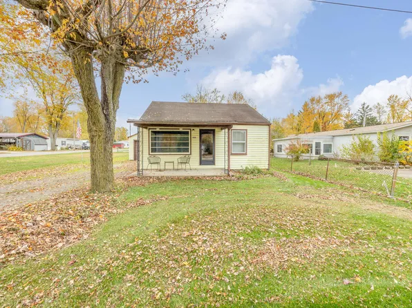 210 E Elliott Rd, Russells Pt, OH 43348