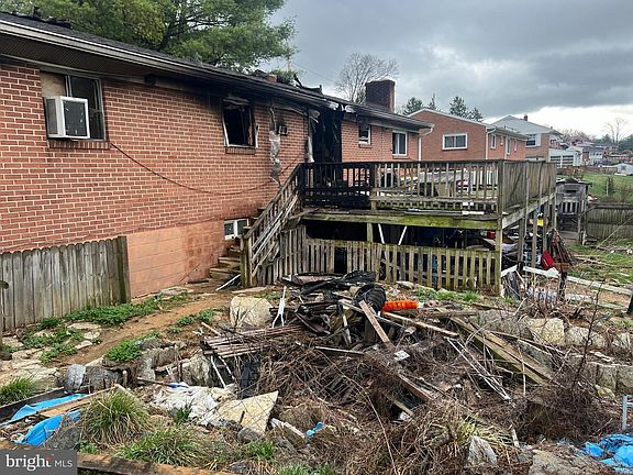 3rd image of 11838 Patrick Rd