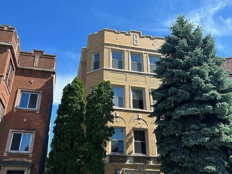 2720 W Winnemac Ave #2 — Photo 2