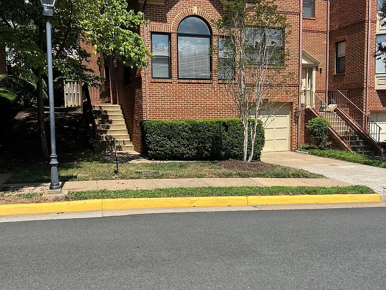 1443 Hampton Hill Cir — Photo 1