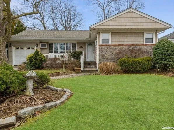 868 Leeds Drive, North Bellmore, NY 11710