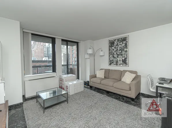300 East 62nd Street image 1 of 13