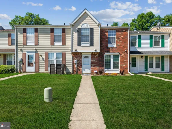153 Villa Knoll Ct, Sicklerville, NJ 08081