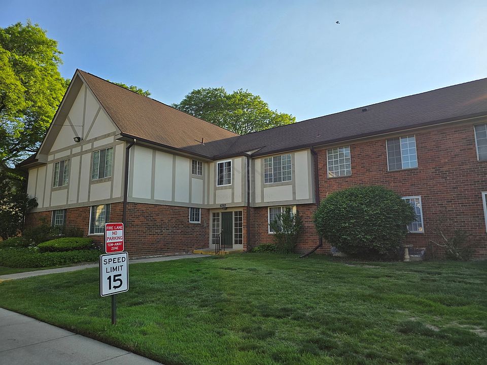 1st image of 30276 Southfield Rd APT 215
