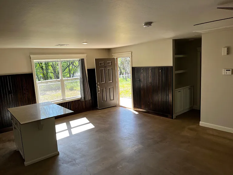 324 SW 6th St #324 — Photo 14