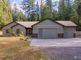1382 SW Chipmunk Hill Ln, Pt Orchard, WA 98367