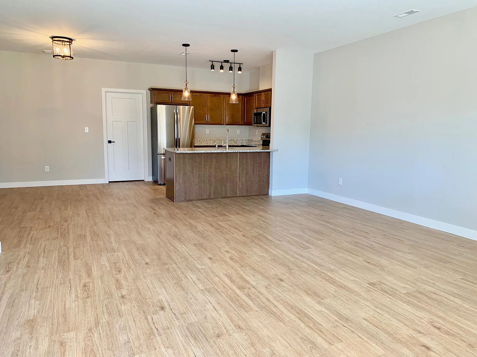 2 bed, 1150 sqft, $1,375 — Photo 3