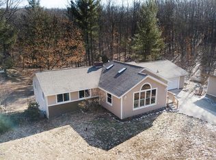 6768 Wildwood Ct, Cedar Springs, MI 49319
