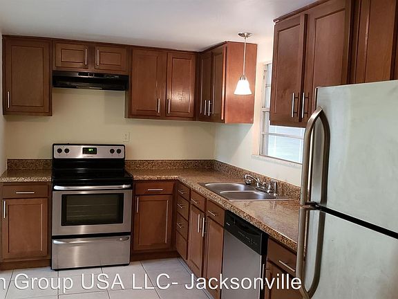 3rd image of 7827 Stephenson Dr