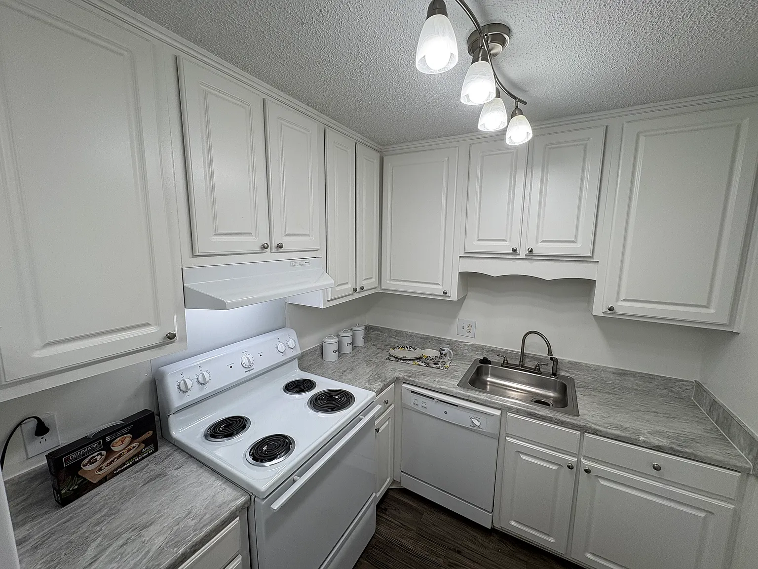 2 bed, 1000 sqft, $1,195 — Photo 3