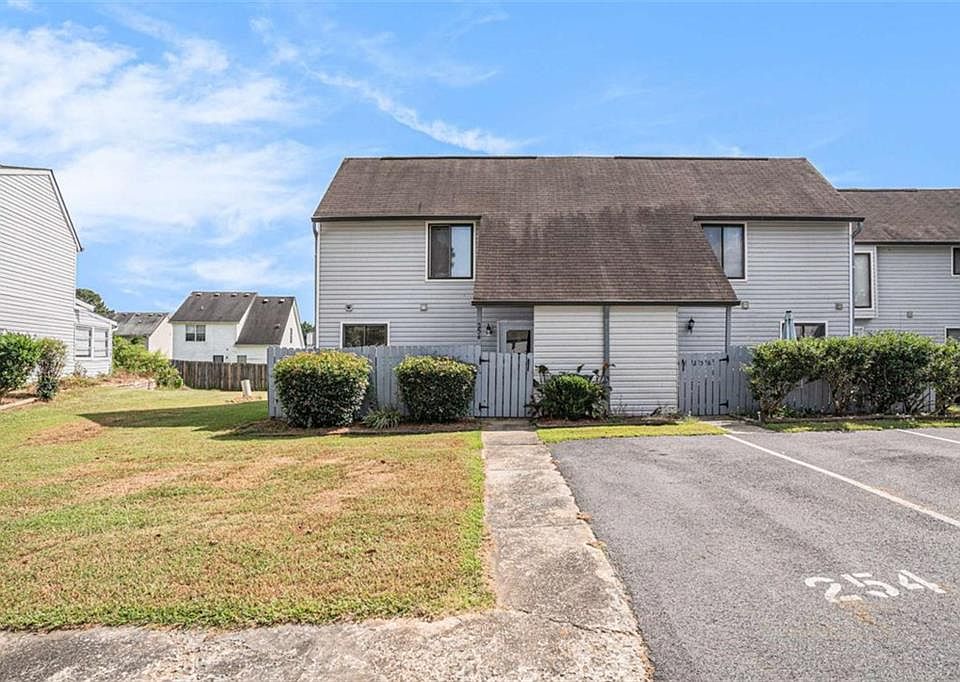 1st image of 254 Country Club Dr