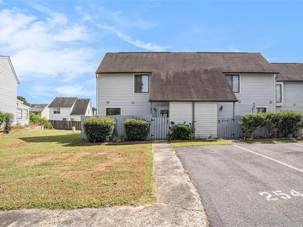 254 Country Club Dr, Jonesboro, GA 30238