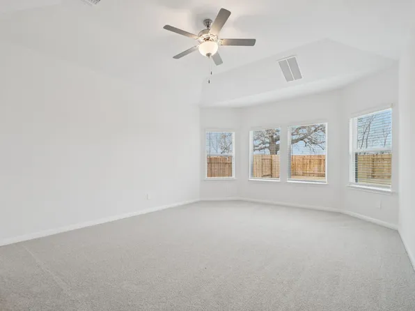 204 Coopers Hawk Crst, Cedar Creek, TX 78612