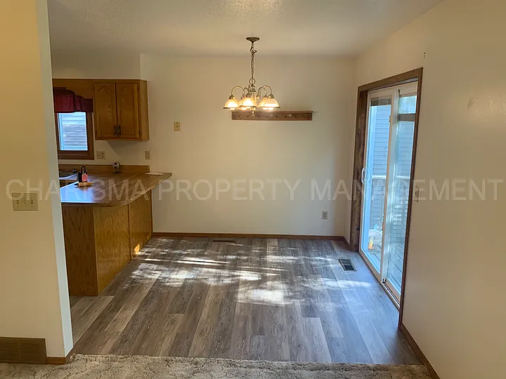 2509 S Groveland Ave — Photo 6