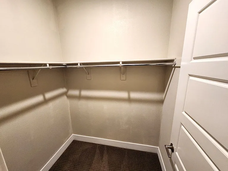 4549 Maple Crest St — Photo 11