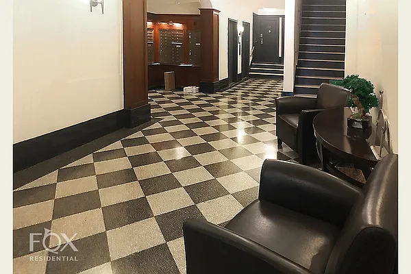 Rented by Fox Residential Group | media 7