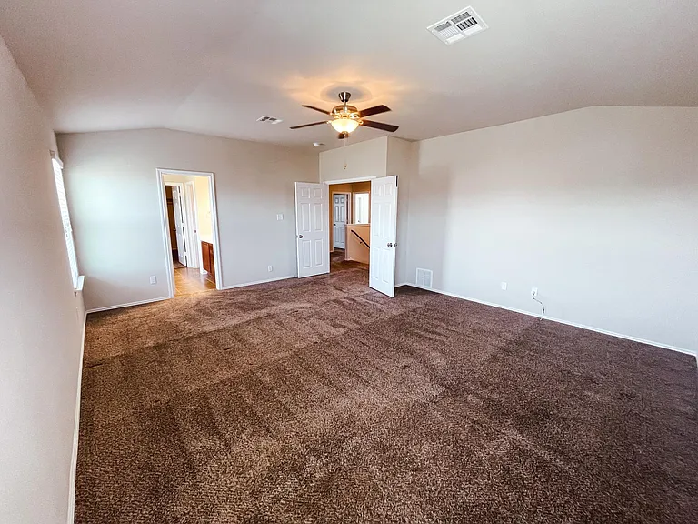 4904 Bridgewood Dr — Photo 13