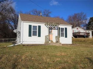 1898 E Marion St, Des Moines, IA 50320