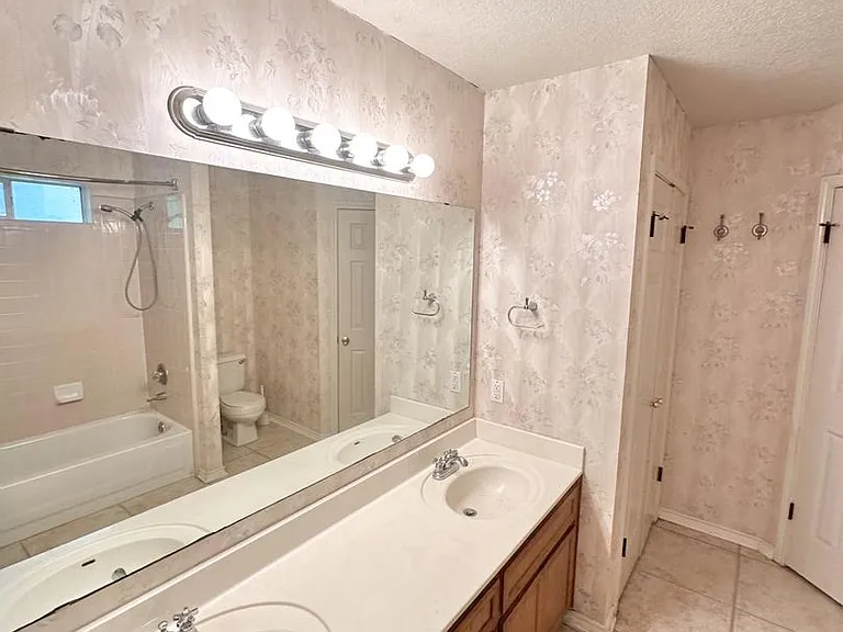 1100 Clairidge Ave — Photo 17