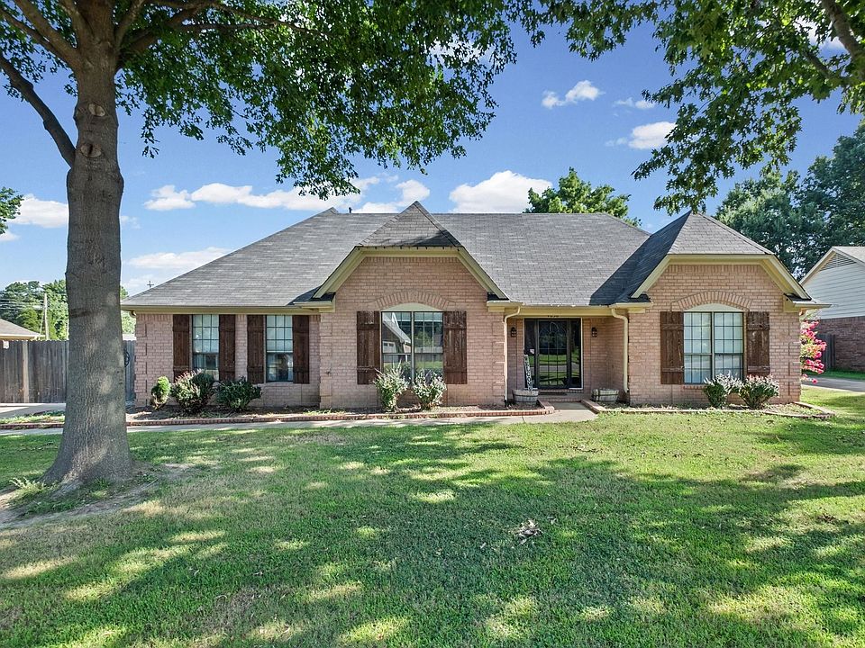 1st image of 4636 Cedar Hills Dr