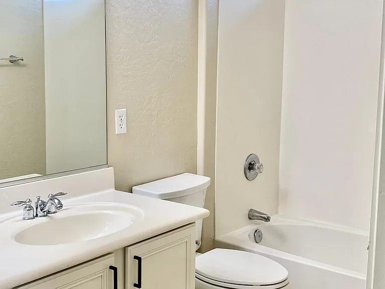 29525 N Smokey Ln — Photo 10