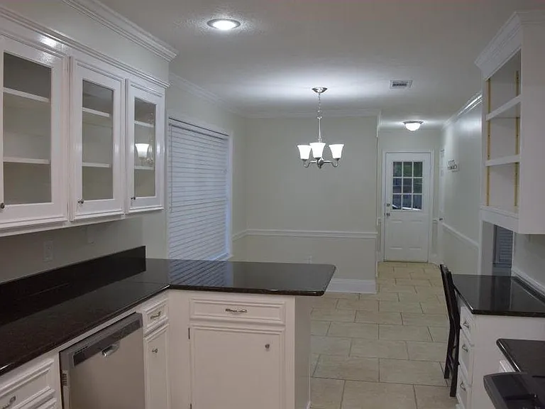 128 Eastwood Dr — Photo 13