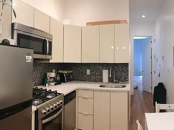 633 Wilson Ave APT 1D, Brooklyn, NY 11207