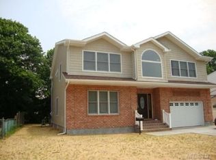 992 Little Neck Ave, Bellmore, NY 11710