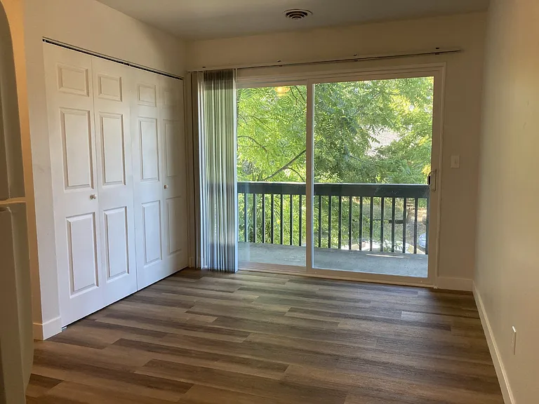 633 SE Flint St #15 — Photo 5