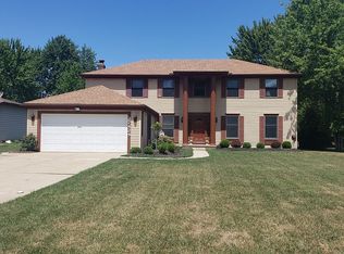 27424 Pineview Dr, Westlake, OH 44145