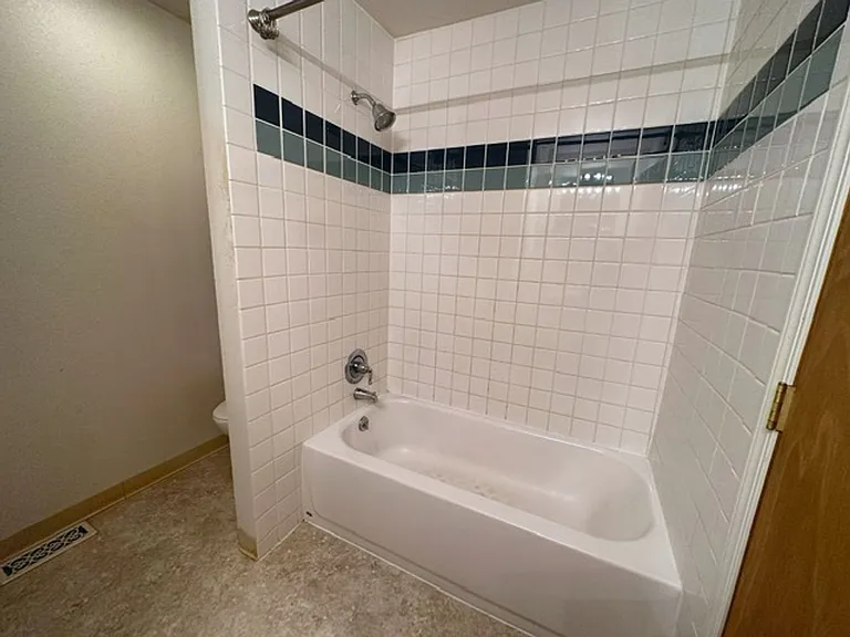 1822 Bellevue Loop — Photo 11