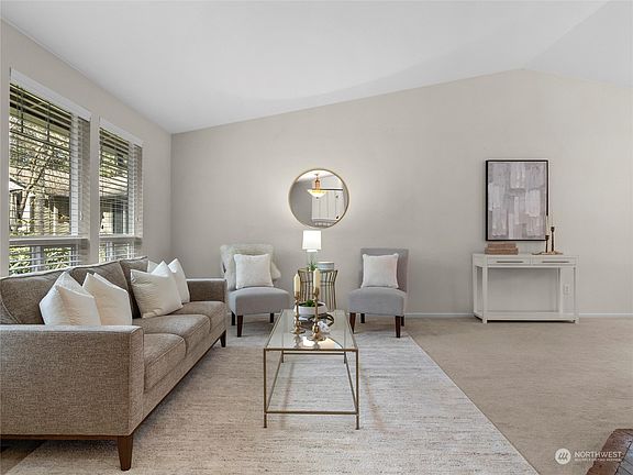 5th image of 7104 Blue Jay Court SE