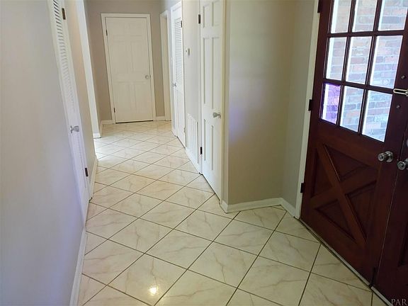 5th image of 1005 Amiens Way