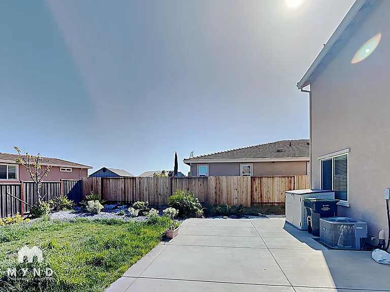 2367 Hancock Dr — Photo 42