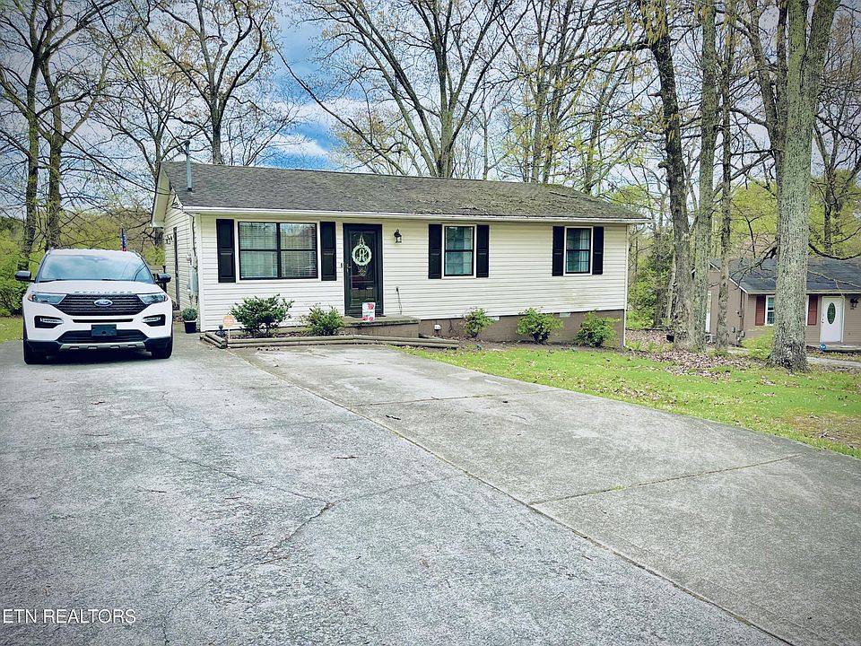 1st image of 5936 W Pine Ln