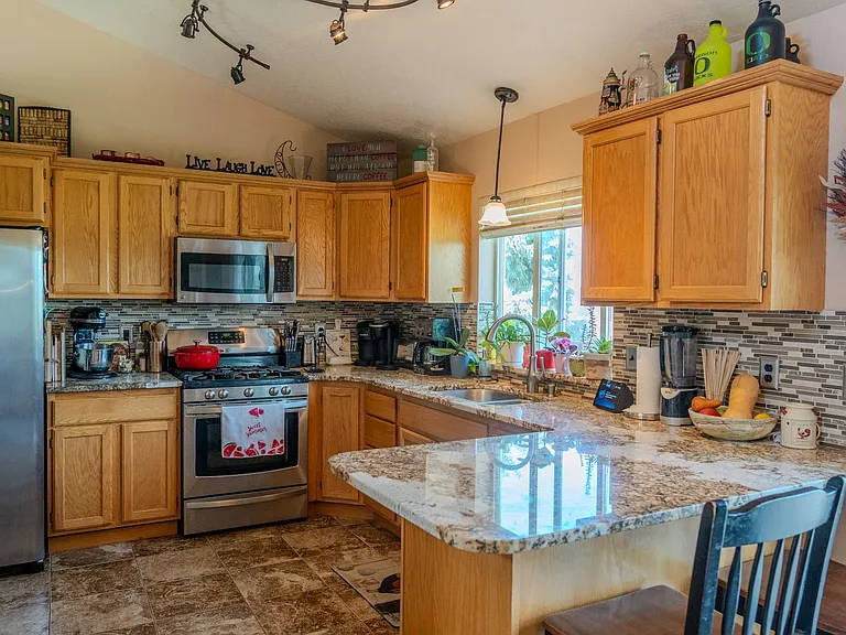 3925 N Graphite Ct — Photo 9