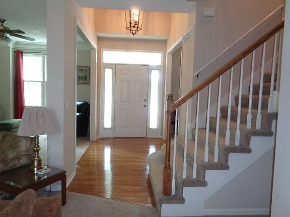 2nd image of 656 NW Brookhaven Dr