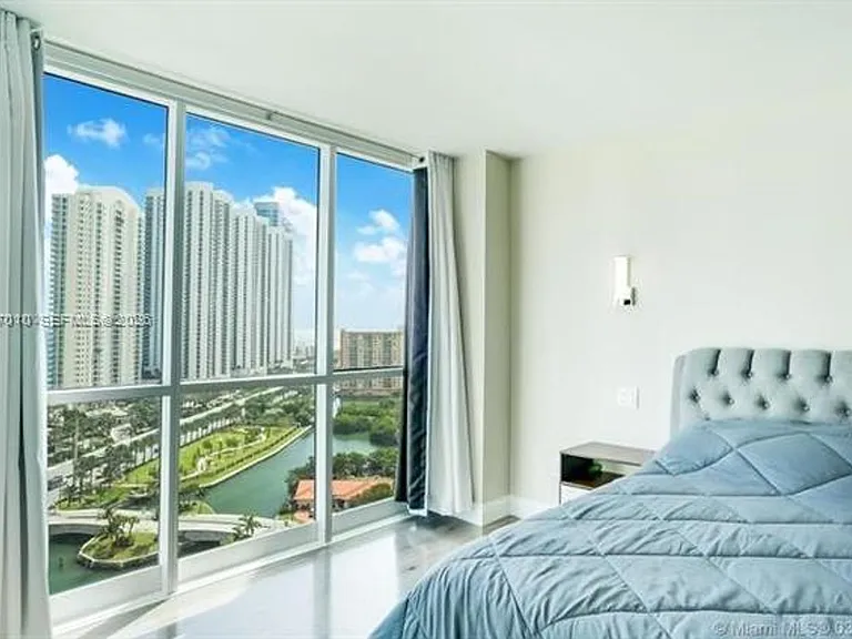 16400 Collins Ave #CU-1942 — Photo 4