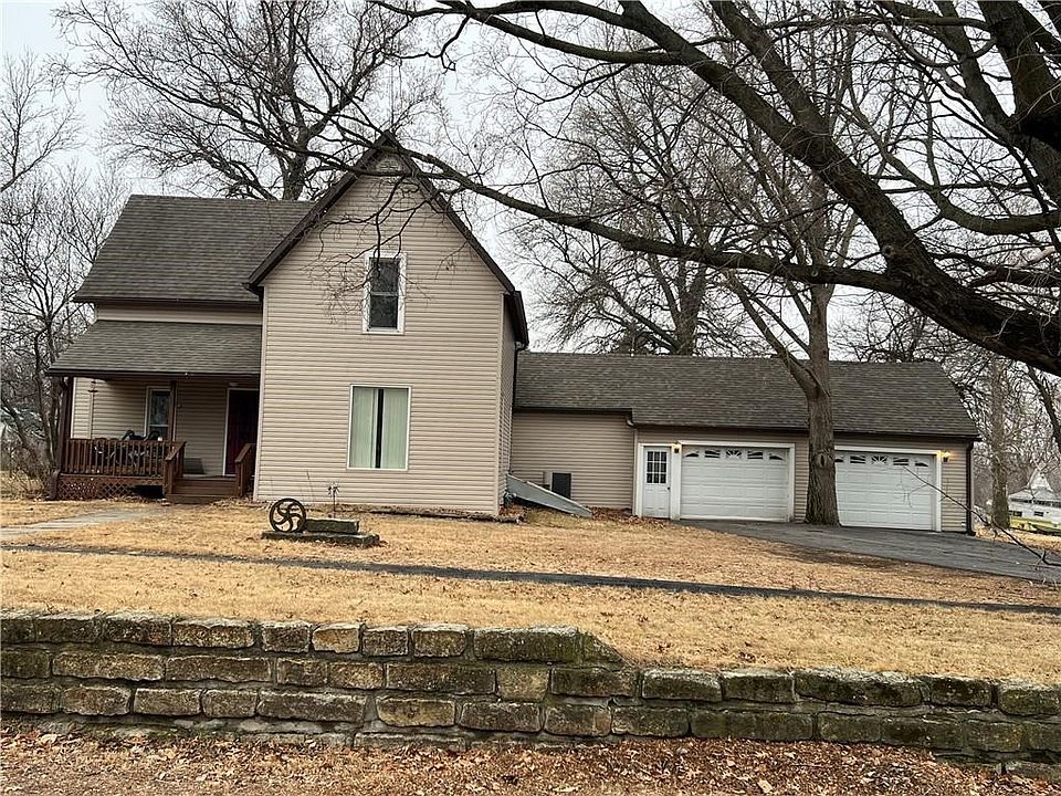 1st image of 308 W Oak St