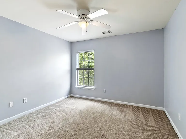 47 Glenwood Ct — Photo 24
