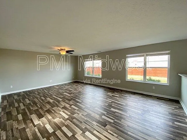 8014 Harshaw Dr — Photo 5