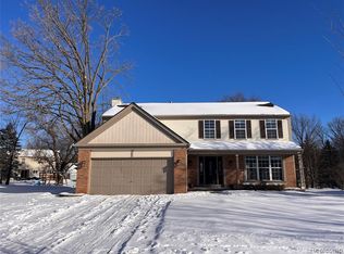 45225 Yorkshire Dr, Novi, MI 48375