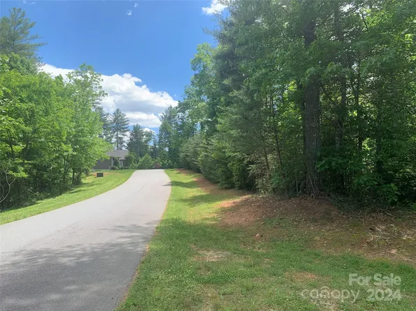 309-1211 Winding Creek Way #309, Lenoir, NC 28645