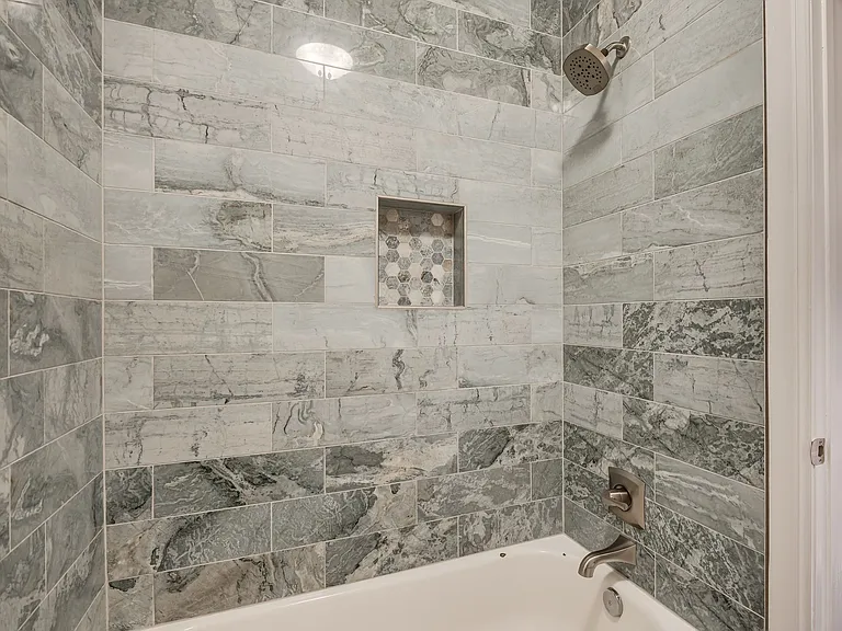 6225 NE 113th St — Photo 31