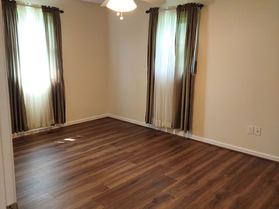 5th image of 1049 Orchid St