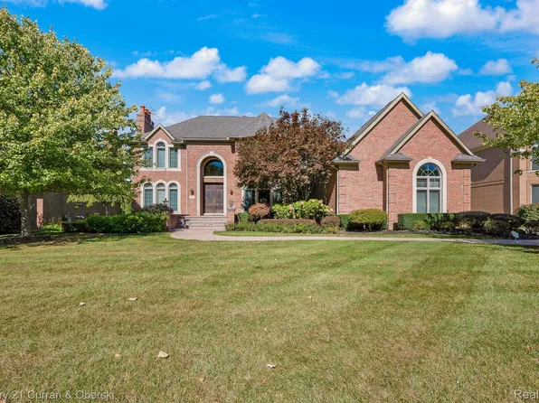 3 Cabri Ln, Dearborn Heights, MI 48127