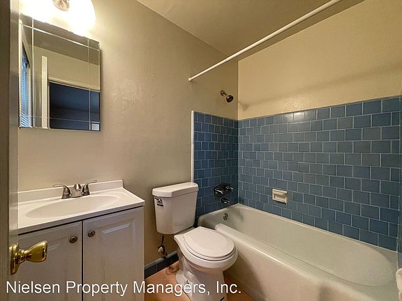 3rd image of 1204 P St APT 10