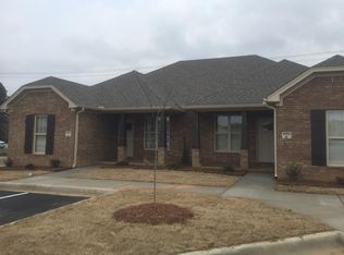 1870 Village Cmns #B, Conway, AR 72032